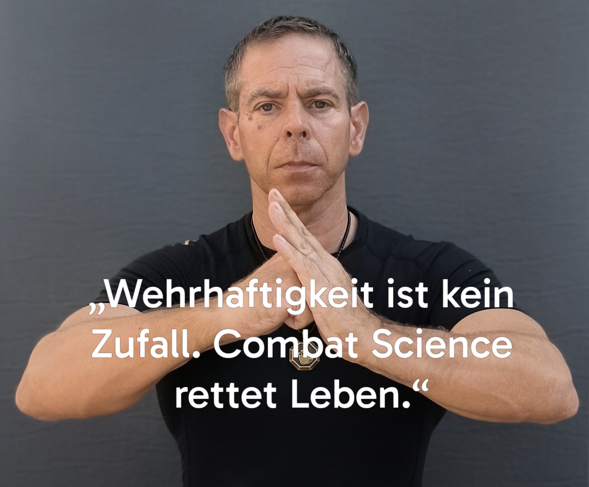 Eine Kung Fu Schülerin schlägt Entfürer in die Flucht dank ihres können im Kung Fu.